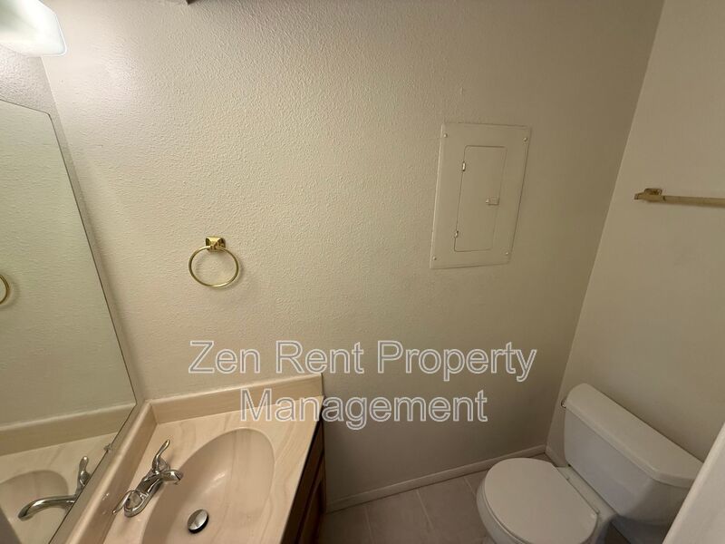 Cozy 2 Bedroom Chandler Condo property image