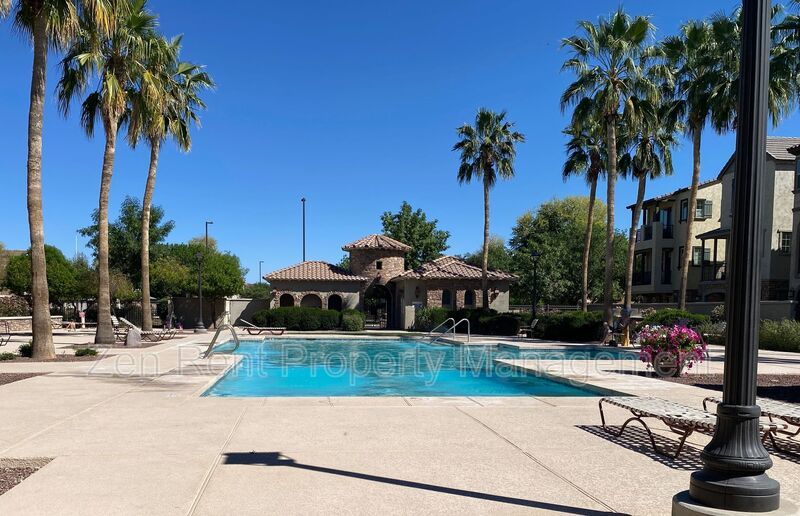 Resort-Style Living in Gilbert – 3 Bed Townhome Near SanTan Village property image