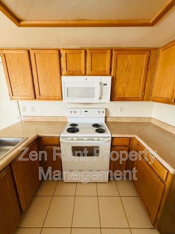 GREAT LOCATION WITH A COMMUNITY POOL property image