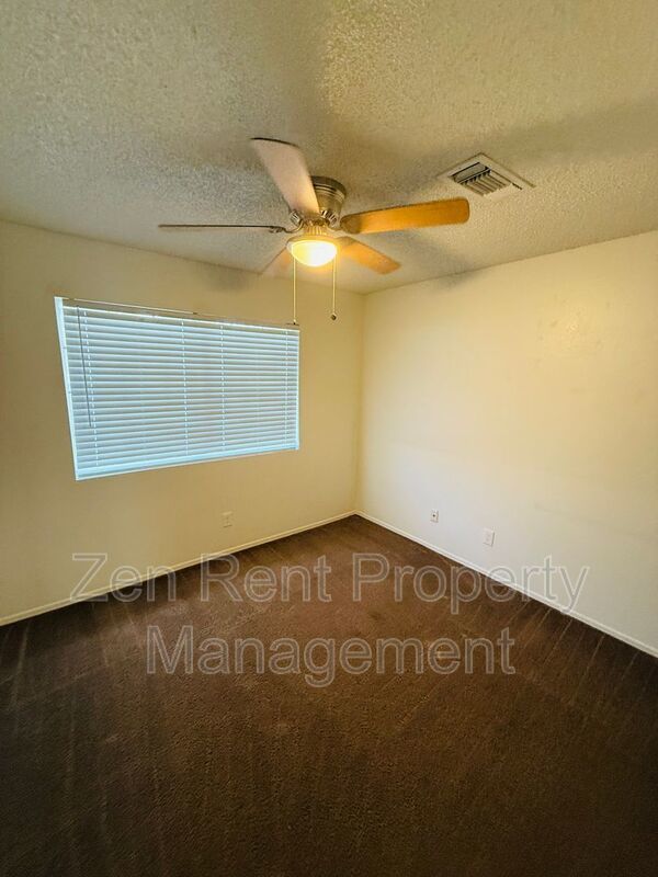 GREAT LOCATION WITH A COMMUNITY POOL property image