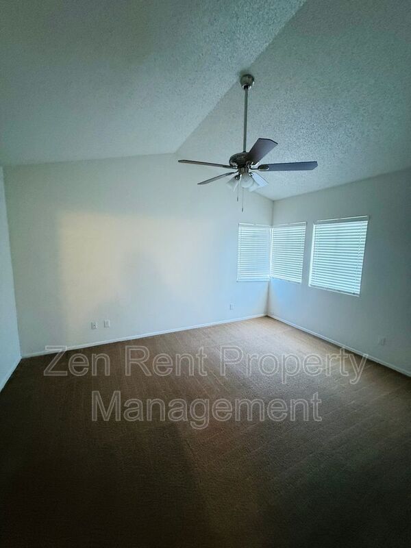 GREAT LOCATION WITH A COMMUNITY POOL property image