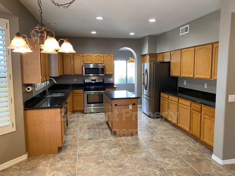 Heart of Gilbert property image