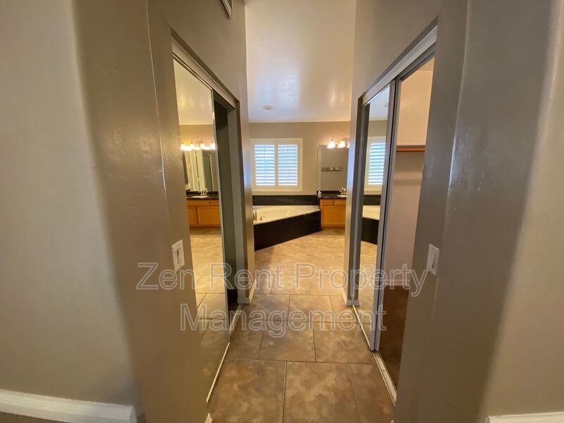 Heart of Gilbert property image